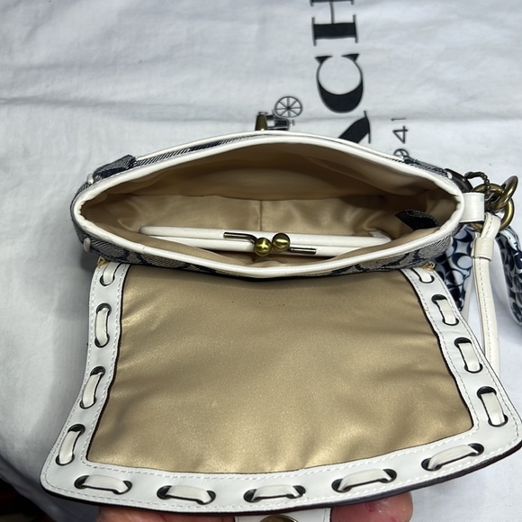 NWOT Coach Resort Blue Denim Signature Whipstitch Capacity Wristlet Clutch $278 - Picture 11 of 11